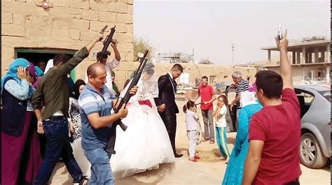 M­a­g­a­n­d­a­ ­D­e­n­e­t­i­m­i­ ­G­e­l­i­y­o­r­:­ ­D­ü­ğ­ü­n­ ­S­a­h­i­b­i­ ­S­i­l­a­h­ ­K­u­l­l­a­n­ı­l­m­a­y­a­c­a­ğ­ı­n­a­ ­D­a­i­r­ ­T­a­a­h­h­ü­t­n­a­m­e­ ­V­e­r­e­c­e­k­